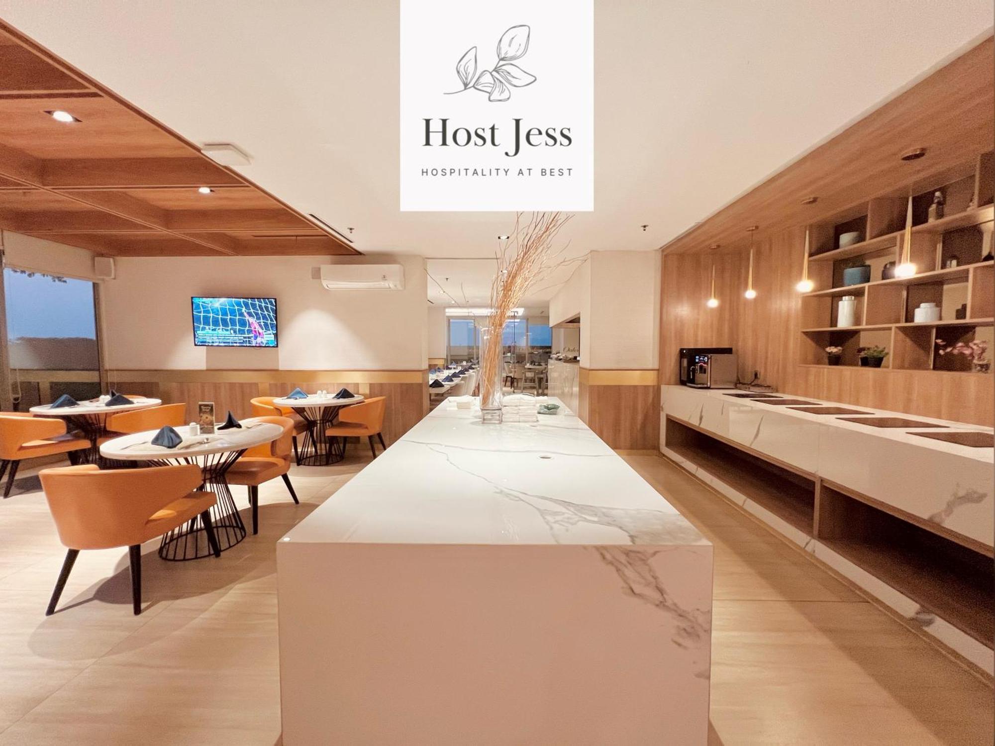 Gold Coast Pik Apartments By Host Jess Jakarta Exterior foto